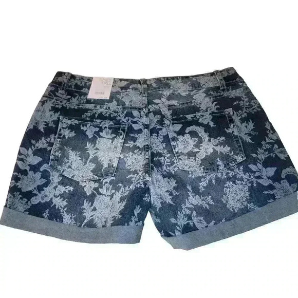 Time And Tru Shorts Womens 12 Denim Floral New Stretch 4" Inseam Mid Rise - Picture 2 of 13